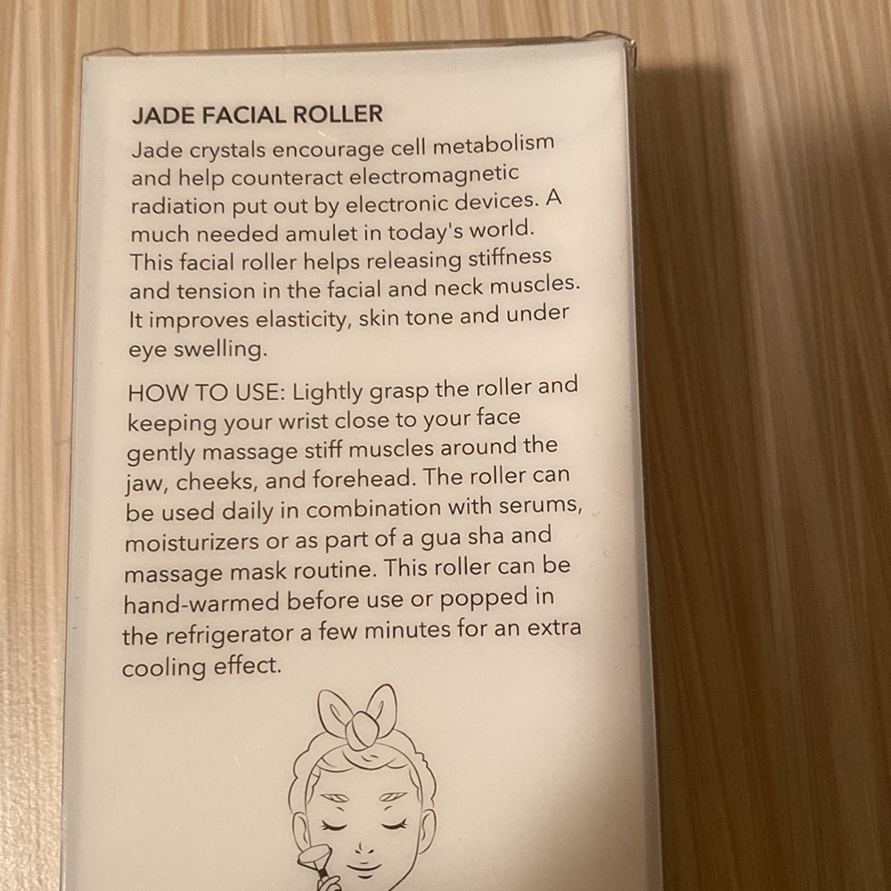 Jade Facial Roller - Picture 5 of 6